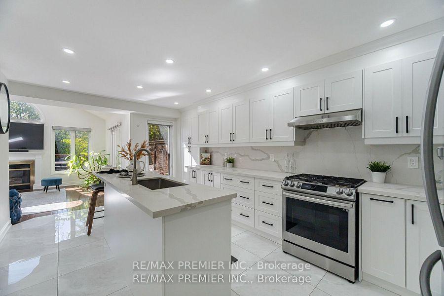 Photo 10 of 37 Furrows End, Brampton, Heart Lake West — HOMEH
