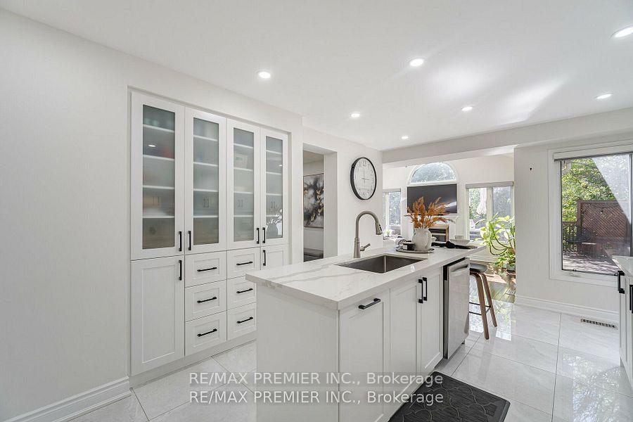 Photo 11 of 37 Furrows End, Brampton, Heart Lake West — HOMEH