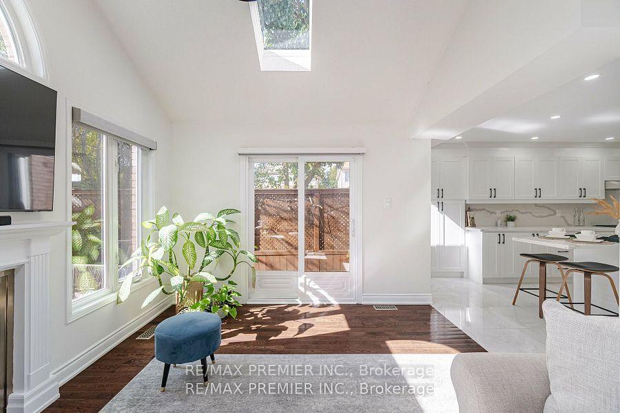 Photo 12 of 37 Furrows End, Brampton, Heart Lake West — HOMEH
