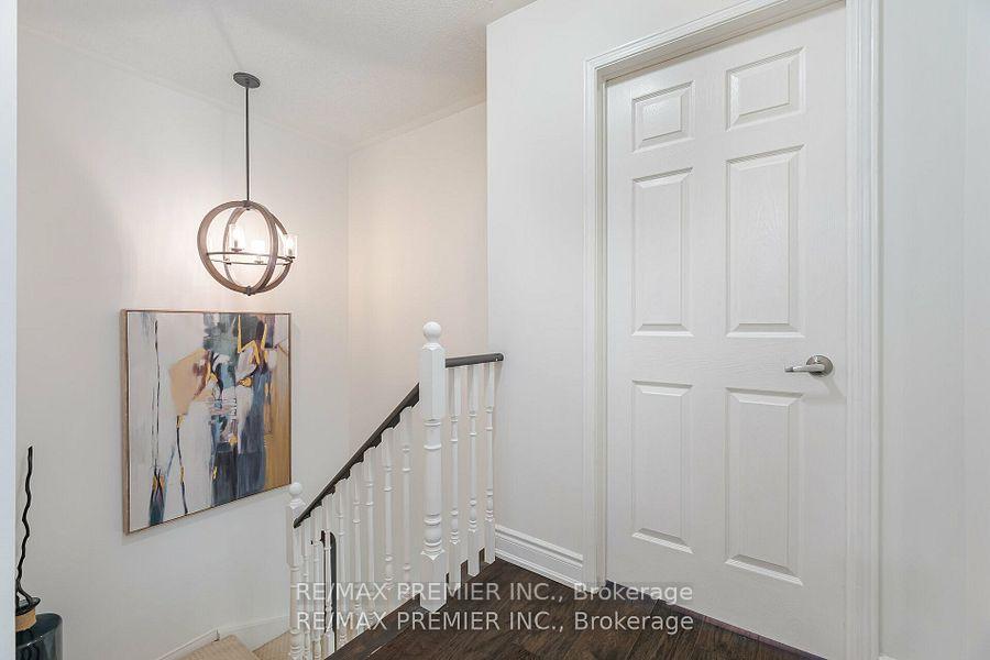 Photo 16 of 37 Furrows End, Brampton, Heart Lake West — HOMEH