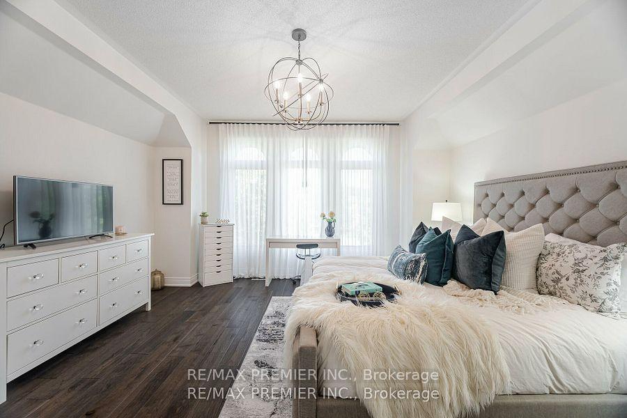 Photo 17 of 37 Furrows End, Brampton, Heart Lake West — HOMEH