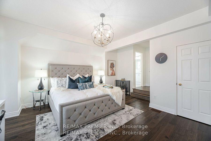 Photo 19 of 37 Furrows End, Brampton, Heart Lake West — HOMEH