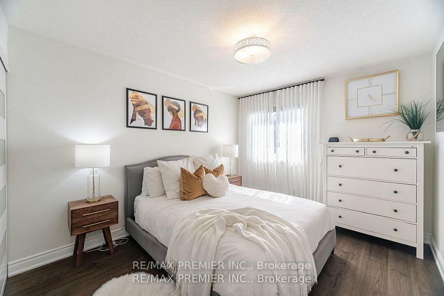 Photo 24 of 37 Furrows End, Brampton, Heart Lake West — HOMEH