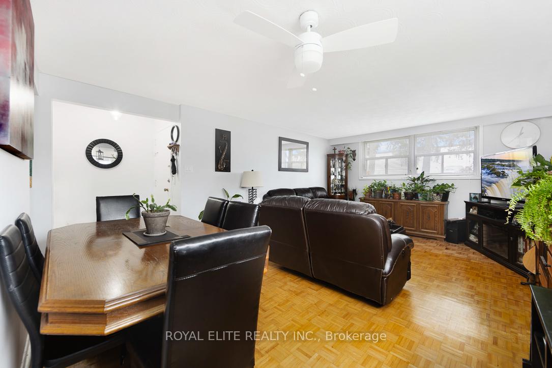 Photo 12 of 25 Haggert Avenue S, Brampton, Downtown Brampton — HOMEH