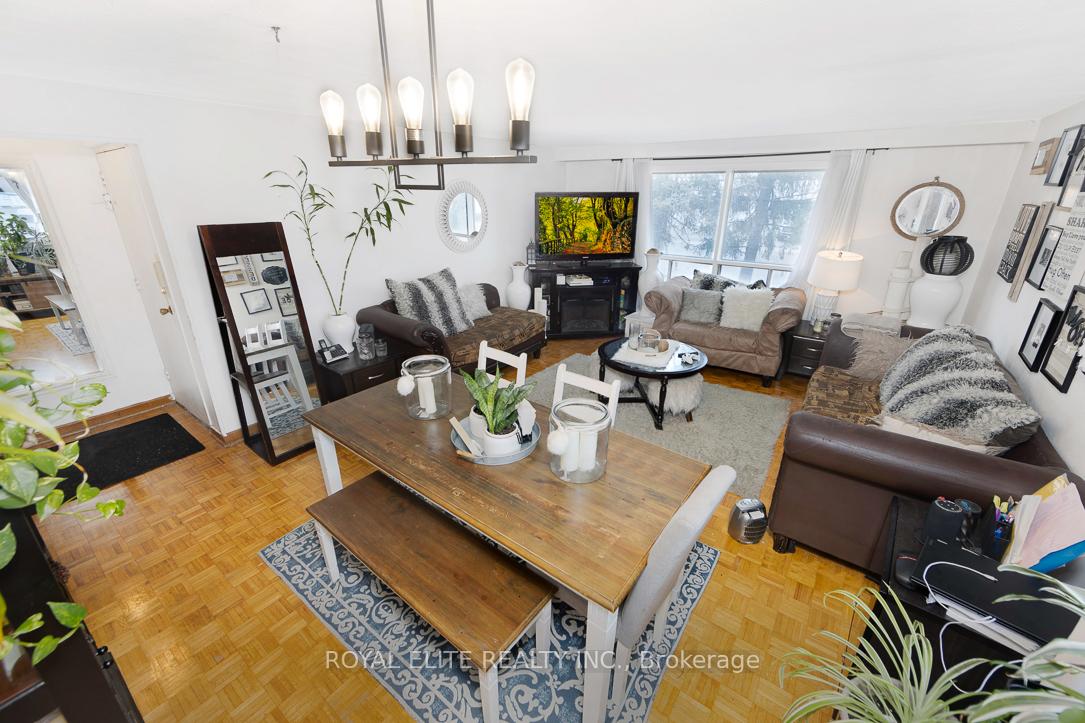 Photo 18 of 25 Haggert Avenue S, Brampton, Downtown Brampton — HOMEH