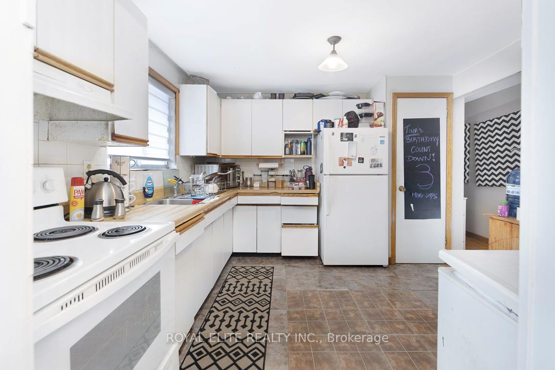 Photo 20 of 25 Haggert Avenue S, Brampton, Downtown Brampton — HOMEH