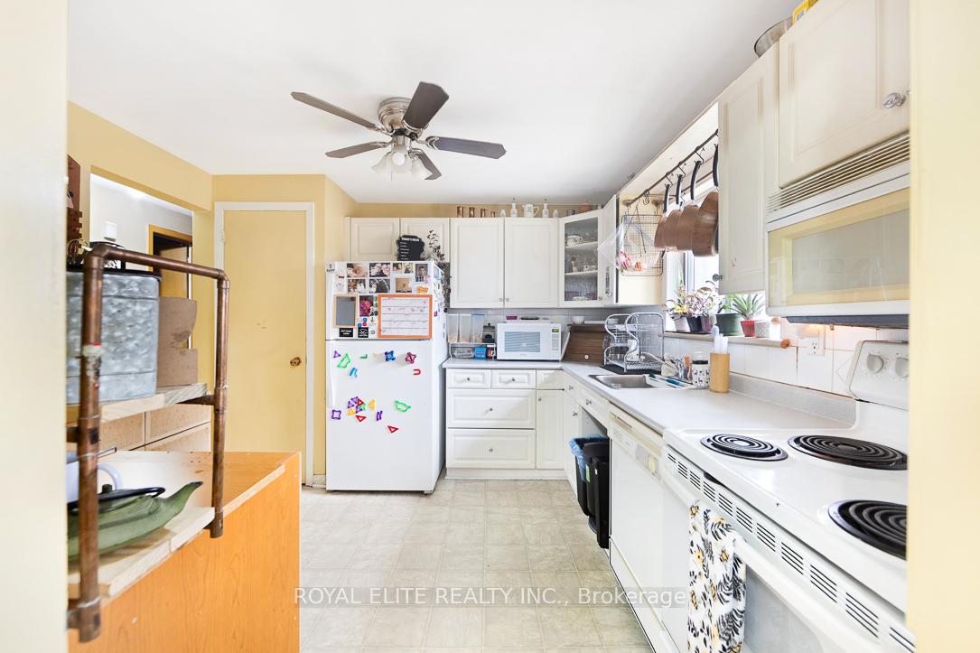 Photo 22 of 25 Haggert Avenue S, Brampton, Downtown Brampton — HOMEH