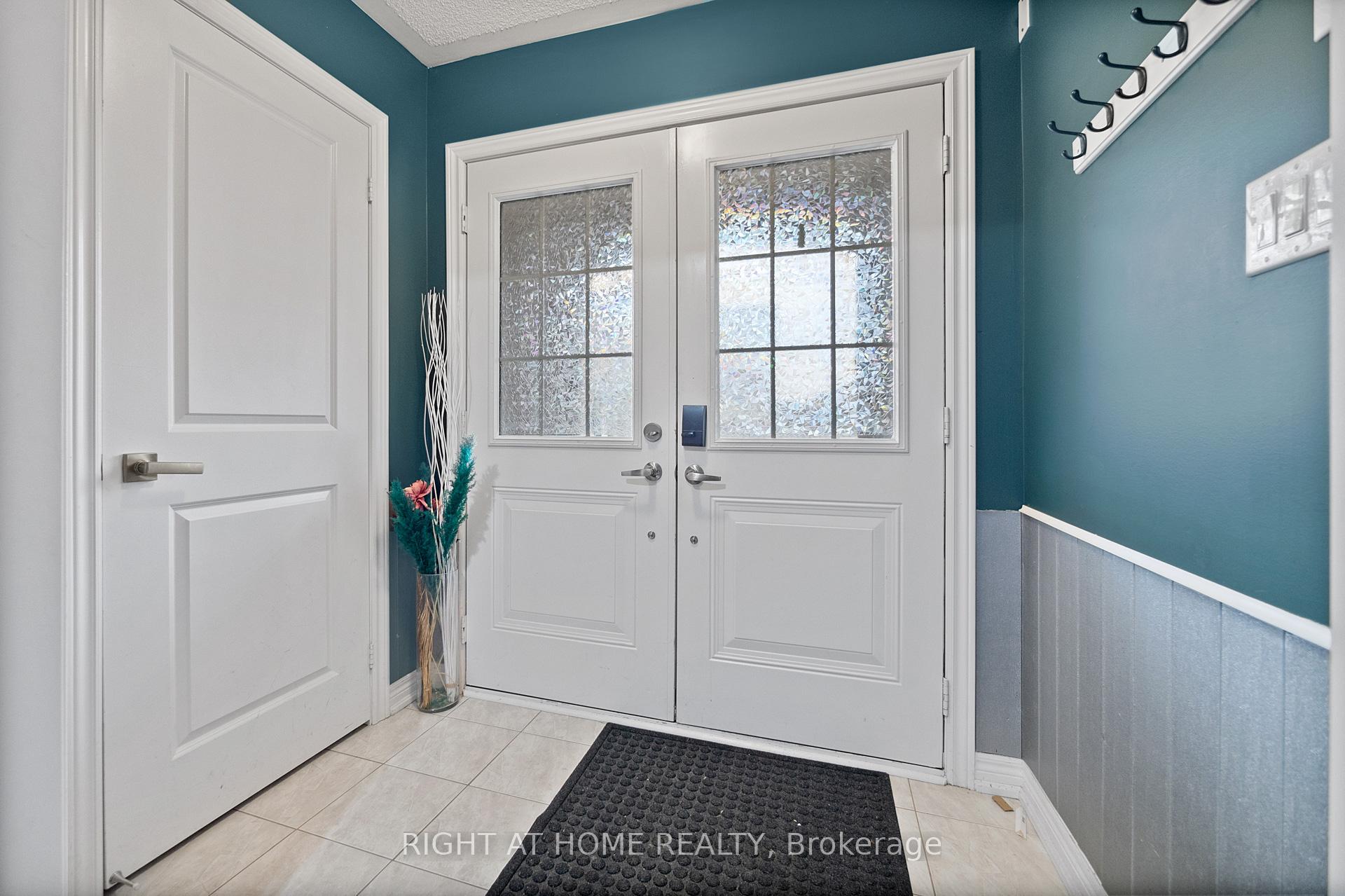 Photo 4 of 31 Labrish Road, Brampton, Northwest Brampton — HOMEH