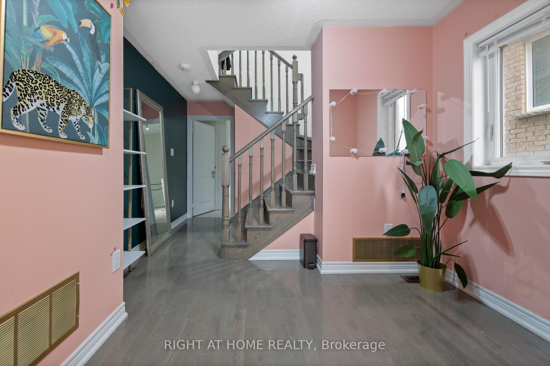 Photo 5 of 31 Labrish Road, Brampton, Northwest Brampton — HOMEH