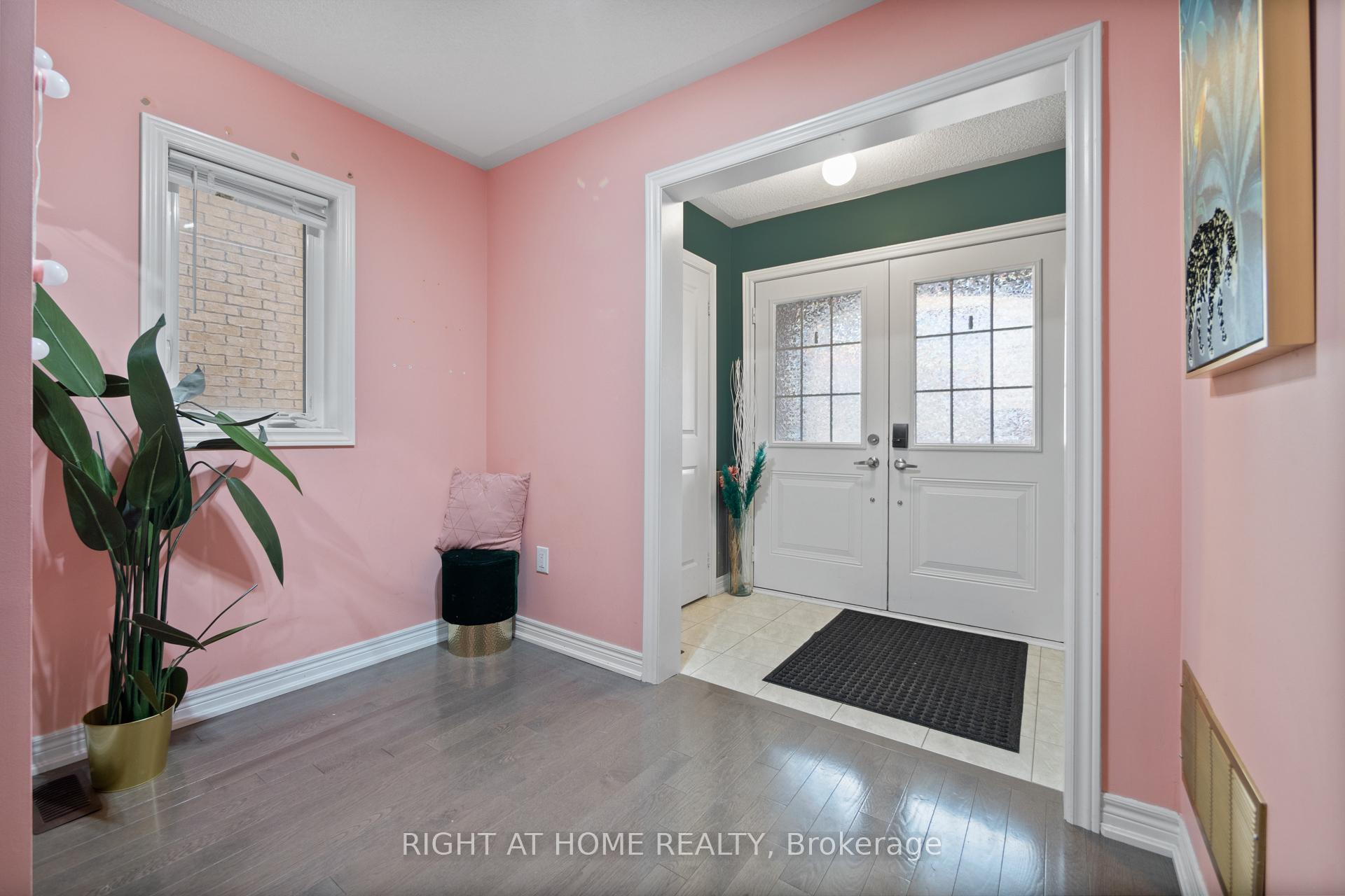 Photo 6 of 31 Labrish Road, Brampton, Northwest Brampton — HOMEH