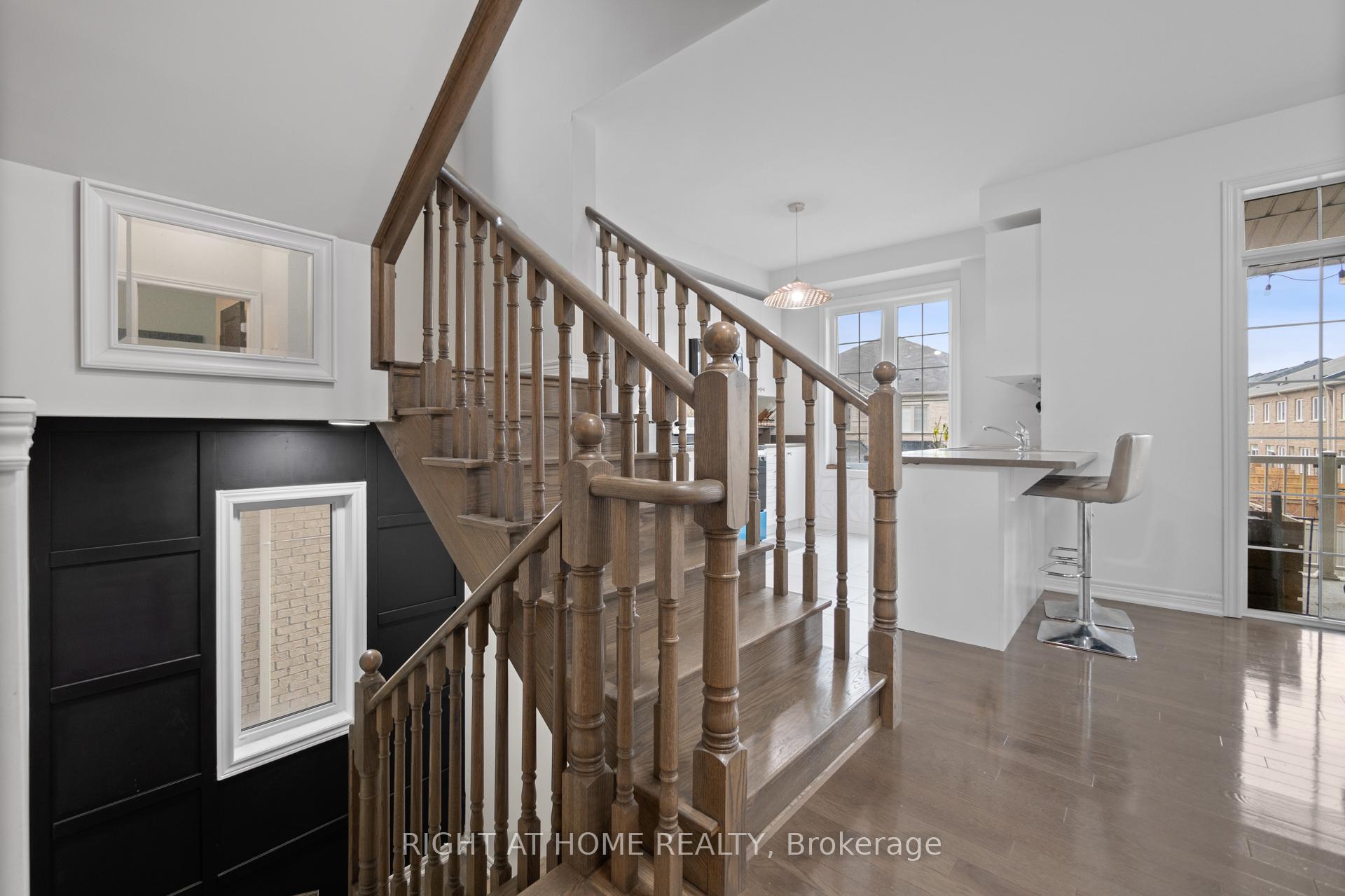 Photo 7 of 31 Labrish Road, Brampton, Northwest Brampton — HOMEH