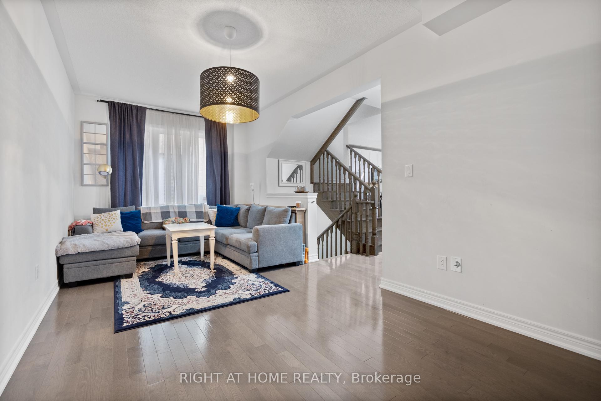 Photo 8 of 31 Labrish Road, Brampton, Northwest Brampton — HOMEH