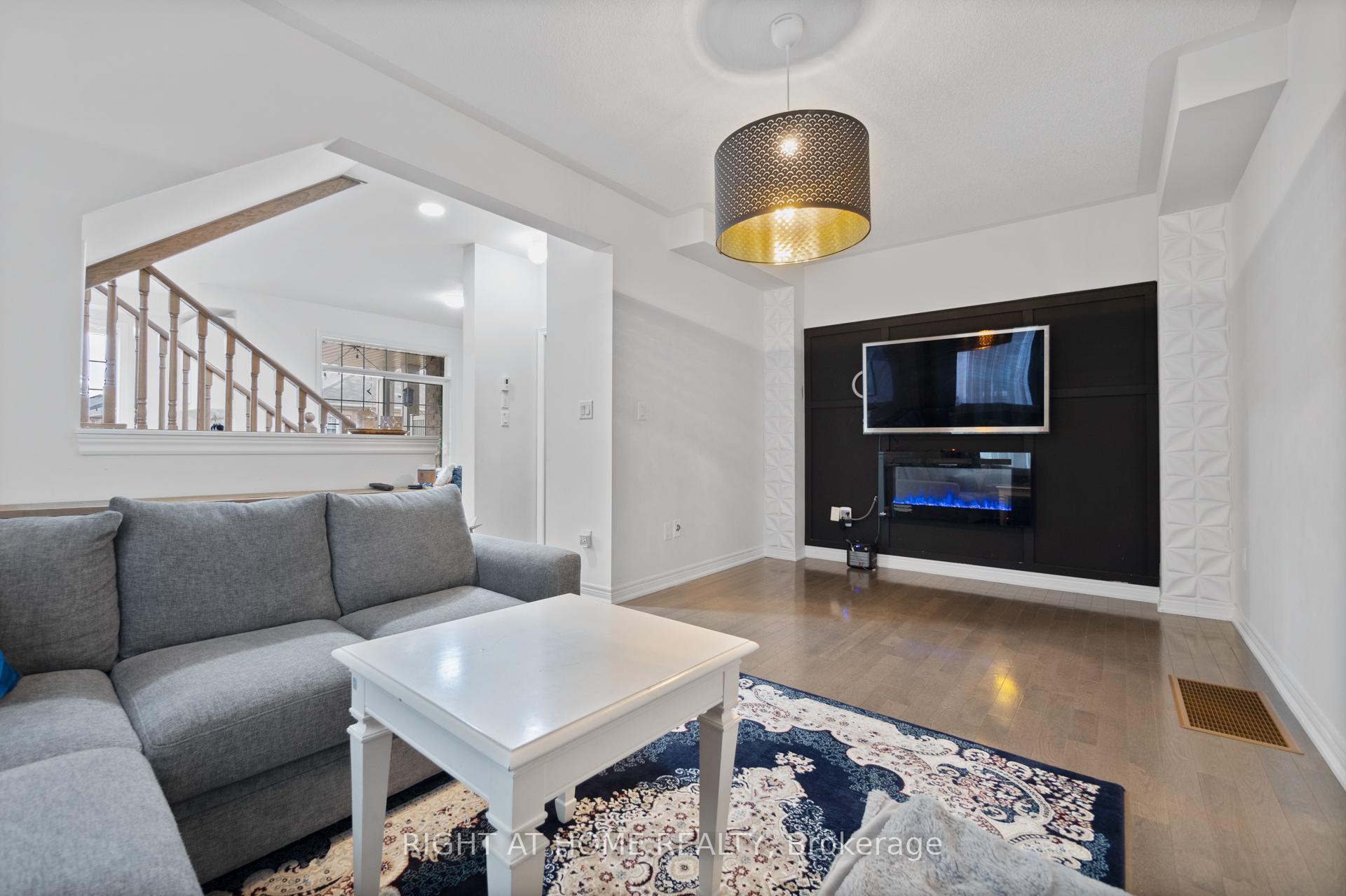 Photo 9 of 31 Labrish Road, Brampton, Northwest Brampton — HOMEH