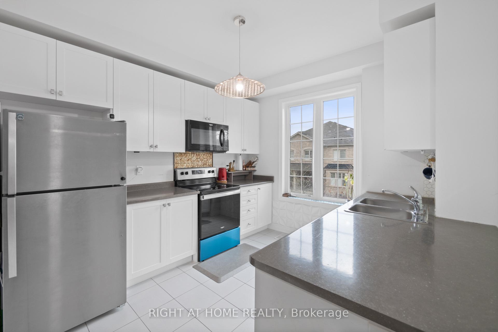 Photo 12 of 31 Labrish Road, Brampton, Northwest Brampton — HOMEH