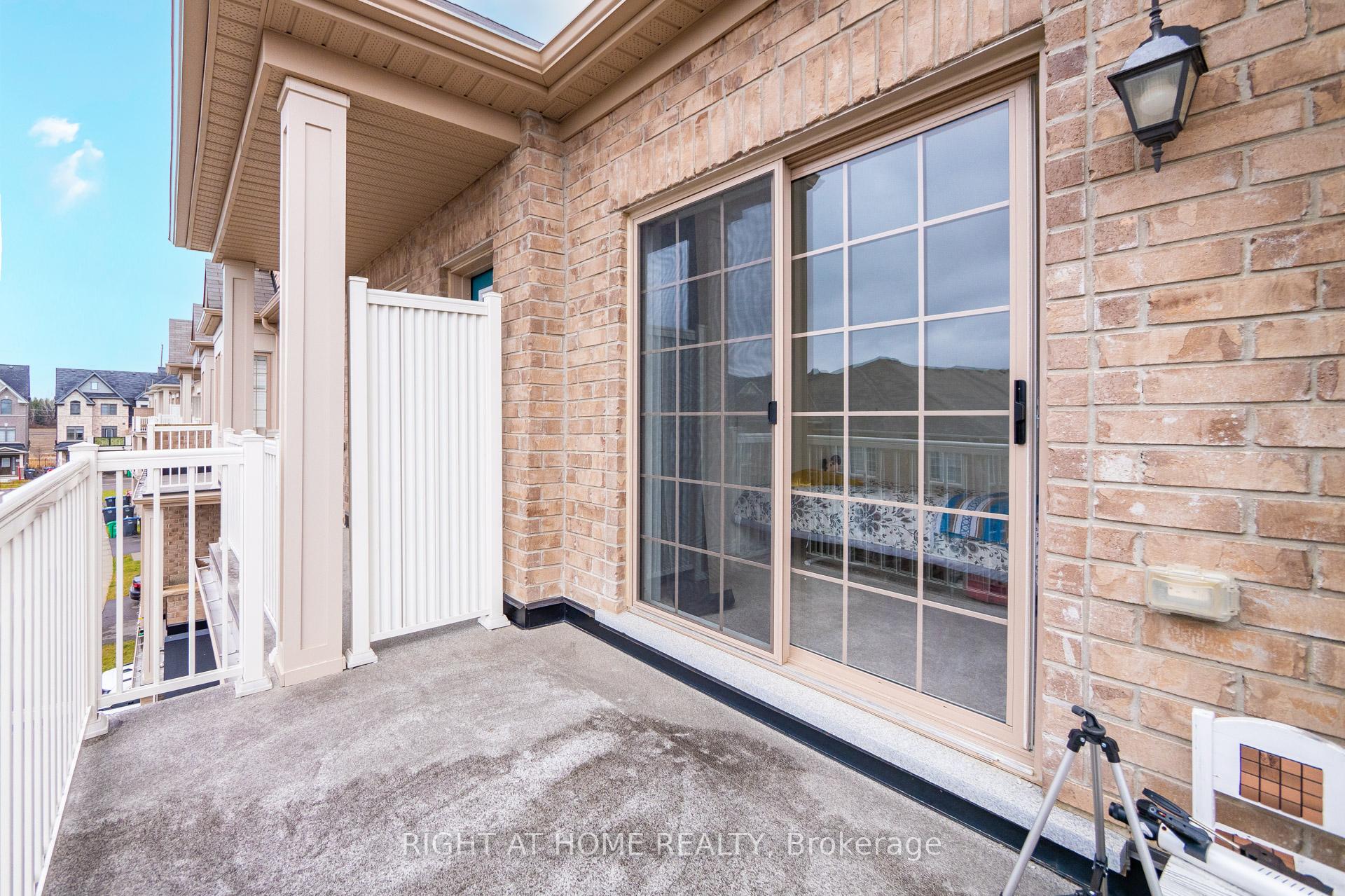 Photo 21 of 31 Labrish Road, Brampton, Northwest Brampton — HOMEH