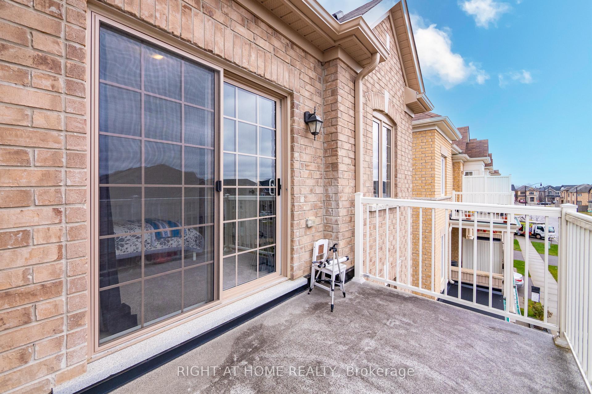 Photo 22 of 31 Labrish Road, Brampton, Northwest Brampton — HOMEH