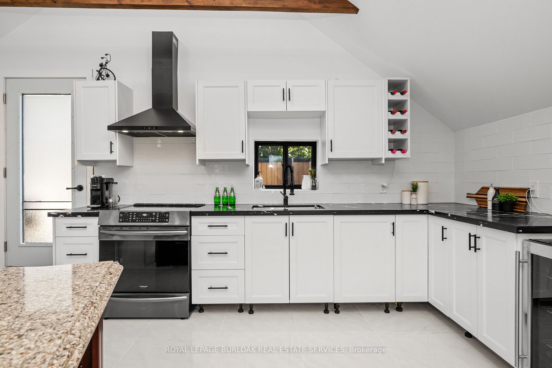 Photo 11 of 127 Freelton Road, Hamilton, Freelton — HOMEH
