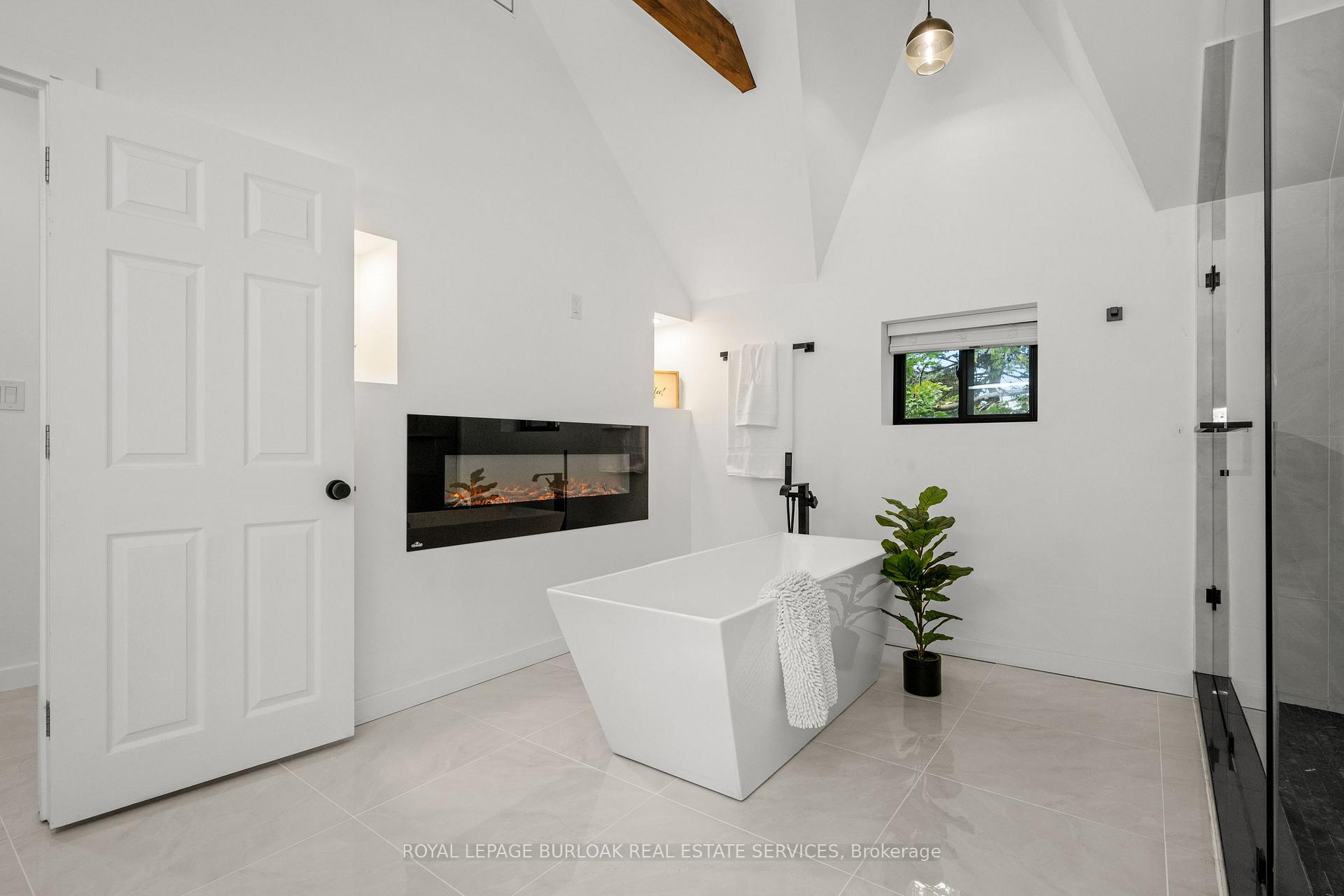 Photo 17 of 127 Freelton Road, Hamilton, Freelton — HOMEH