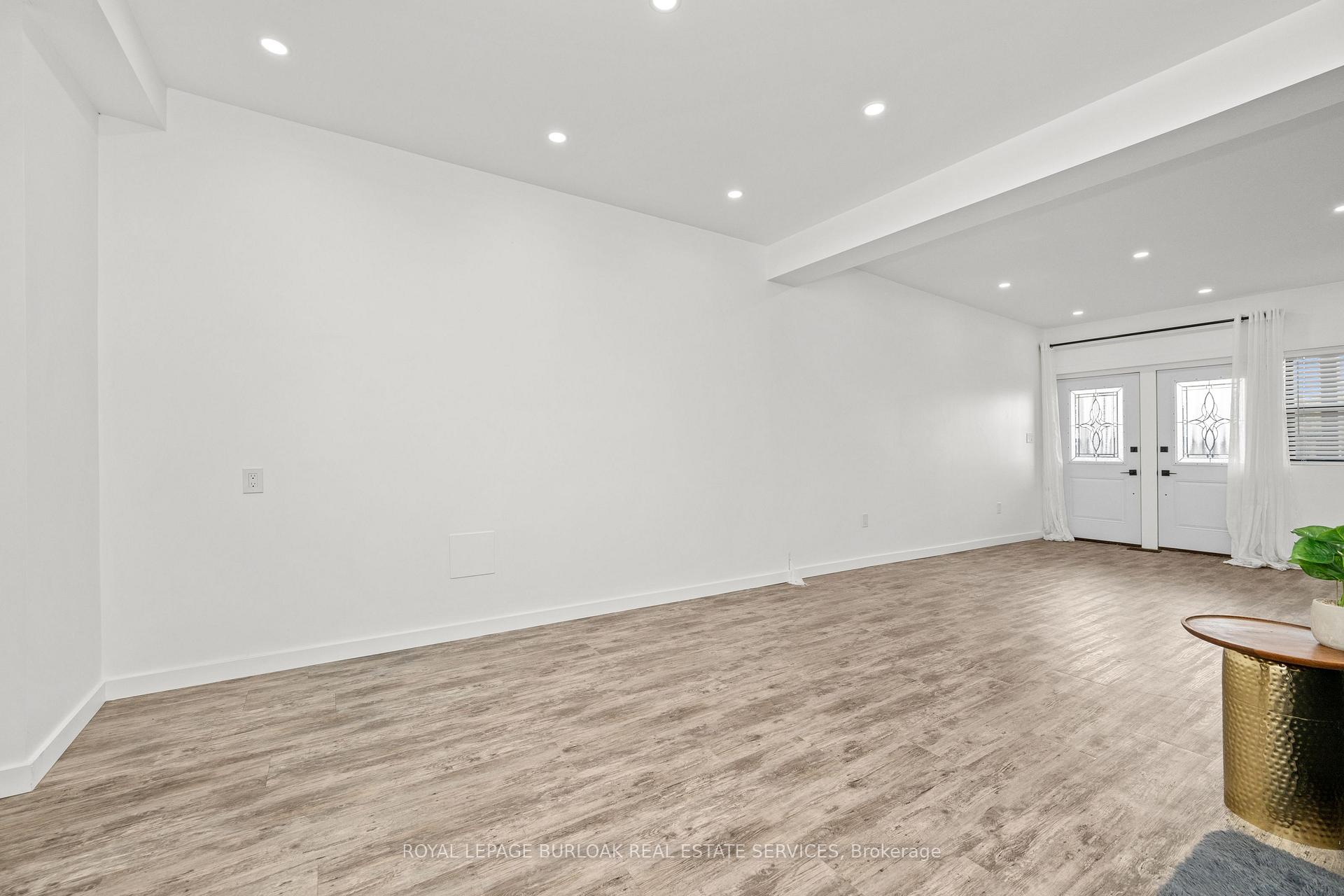 Photo 24 of 127 Freelton Road, Hamilton, Freelton — HOMEH