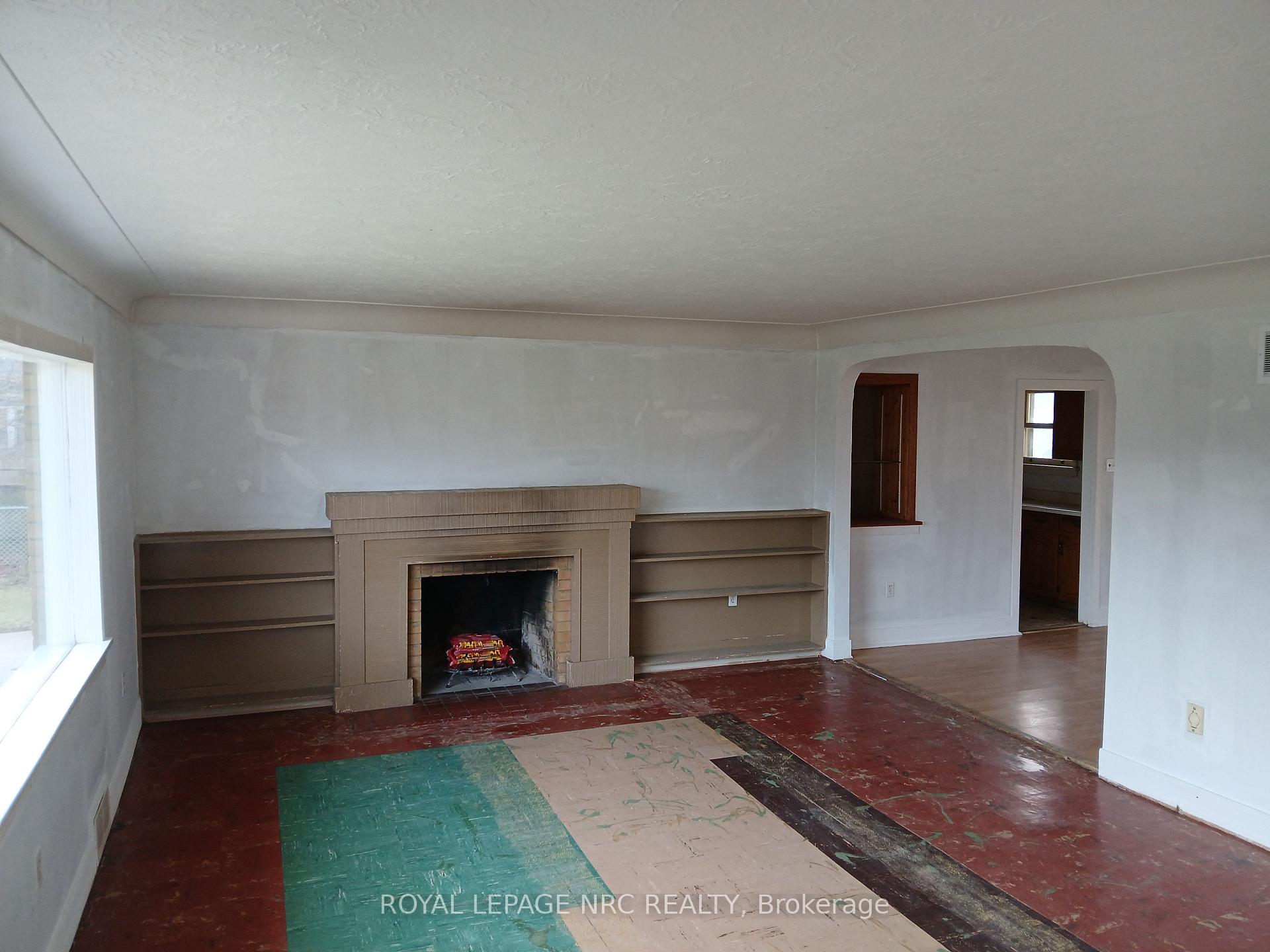 Photo 8 of 7 Orchard Avenue, St. Catharines, Secord Woods — HOMEH