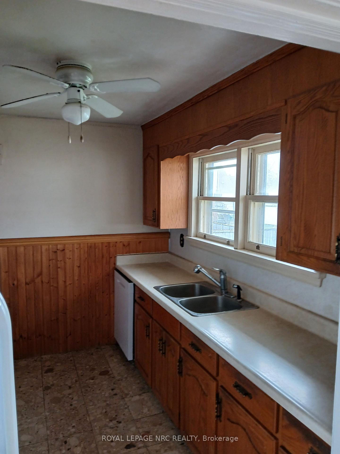 Photo 10 of 7 Orchard Avenue, St. Catharines, Secord Woods — HOMEH