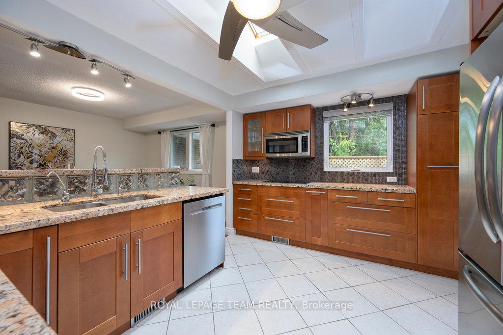 Photo 12 of 2765 Quinn Road, Ottawa, Emerald Woods/Sawmill Creek — HOMEH