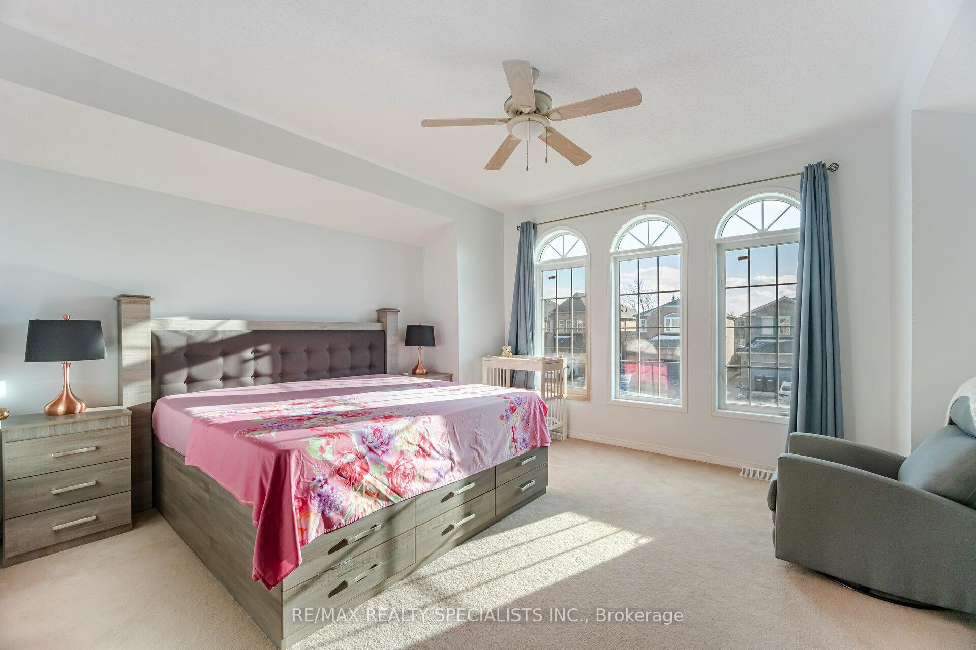 Photo 13 of 44 Black Forest Drive, Brampton, Sandringham-Wellington — HOMEH