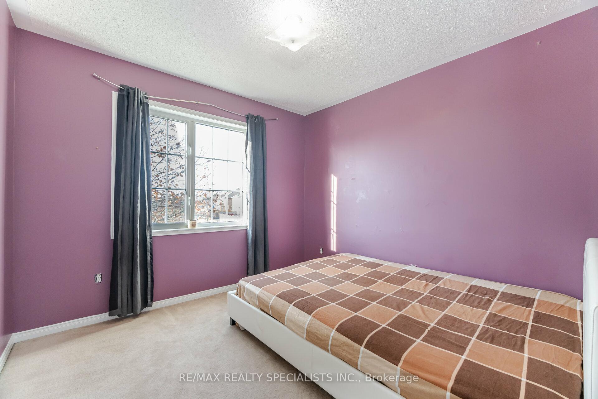 Photo 17 of 44 Black Forest Drive, Brampton, Sandringham-Wellington — HOMEH