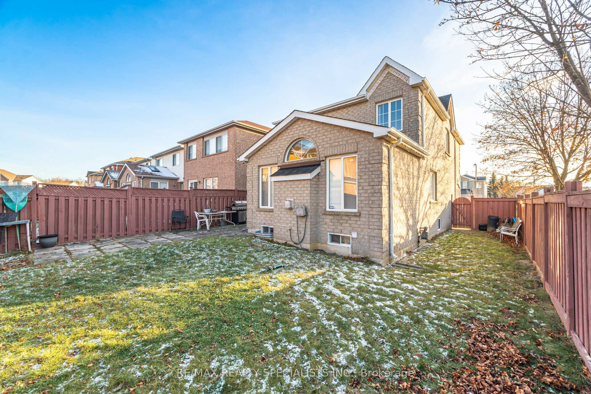Photo 28 of 44 Black Forest Drive, Brampton, Sandringham-Wellington — HOMEH