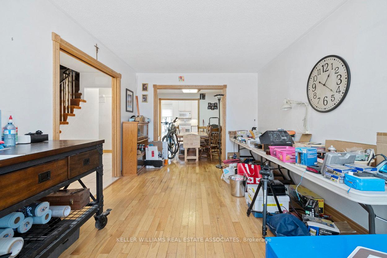 Photo 5 of 21 Wright Street, Brampton, Brampton North — HOMEH