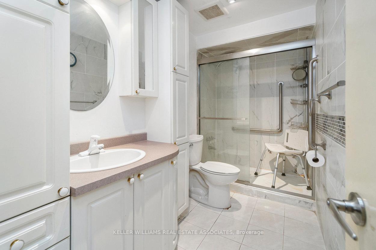Photo 14 of 21 Wright Street, Brampton, Brampton North — HOMEH
