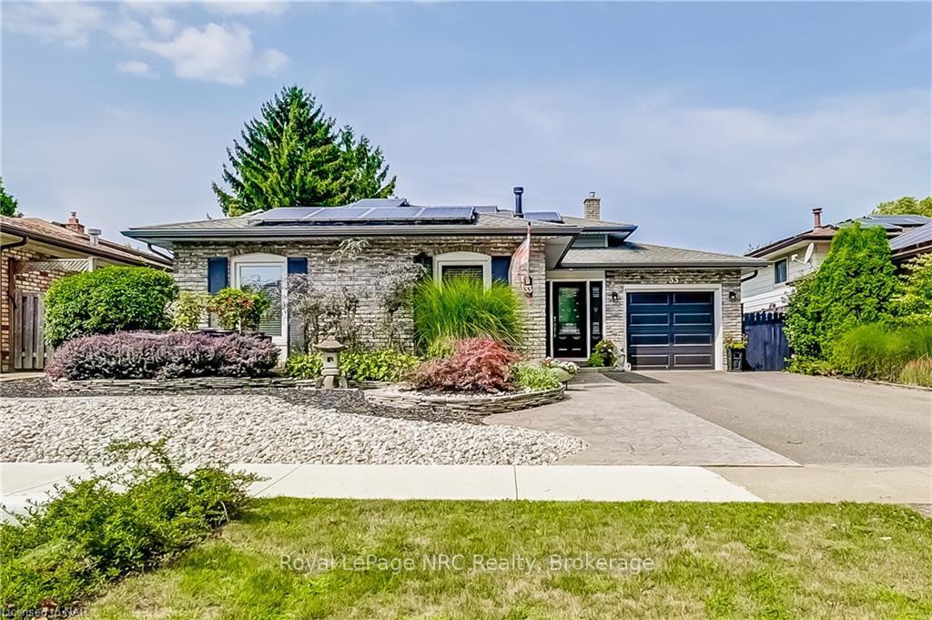 Photo 1 of 33 Cambria Drive, St. Catharines, Port Dalhousie — HOMEH