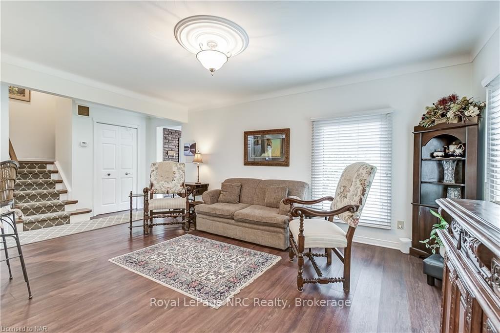 Photo 5 of 33 Cambria Drive, St. Catharines, Port Dalhousie — HOMEH