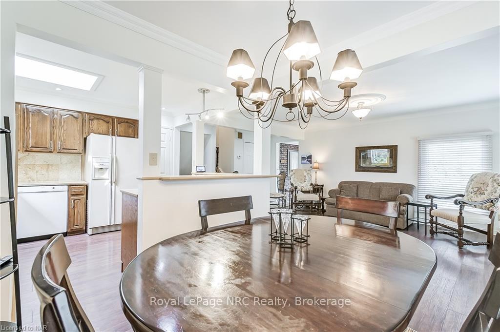 Photo 8 of 33 Cambria Drive, St. Catharines, Port Dalhousie — HOMEH
