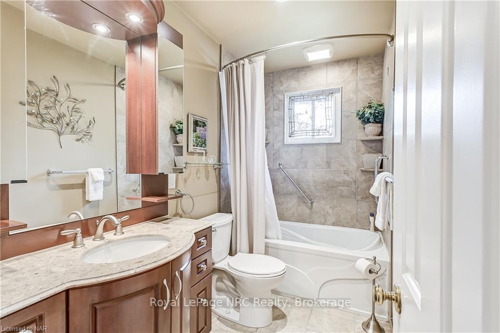 Photo 14 of 33 Cambria Drive, St. Catharines, Port Dalhousie — HOMEH