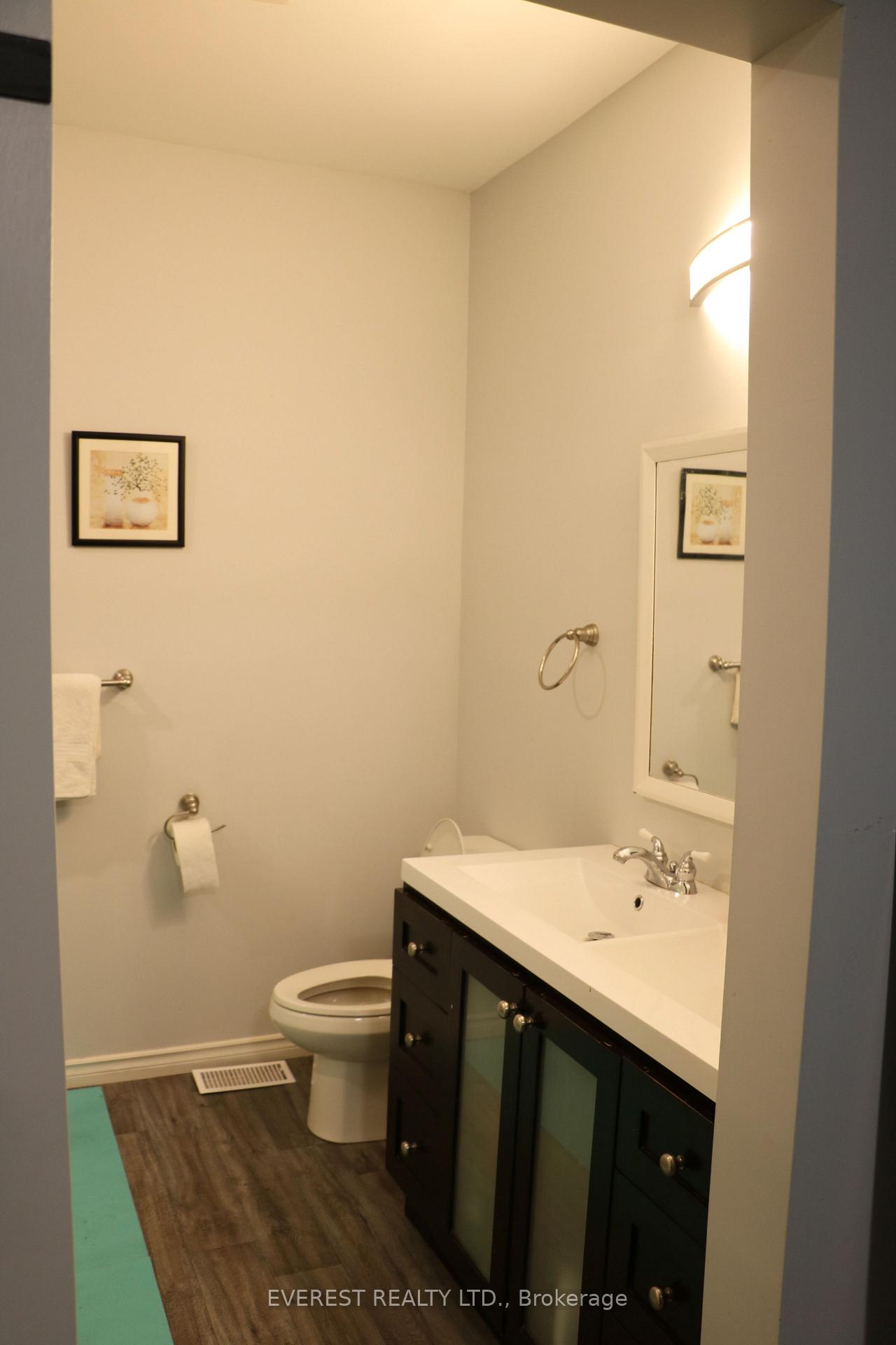 Photo 16 of 45 St Catharine Street, St. Thomas — HOMEH