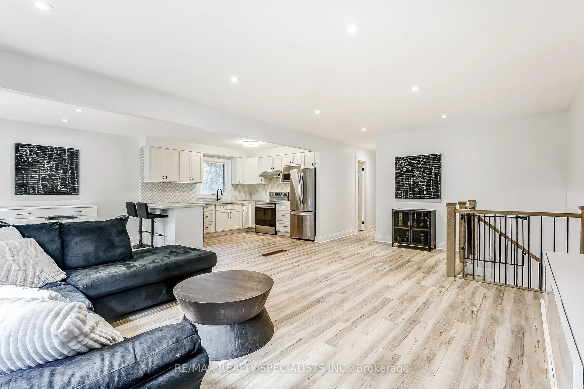Photo 11 of 40 Kevin Crescent, Essa, Thornton — HOMEH
