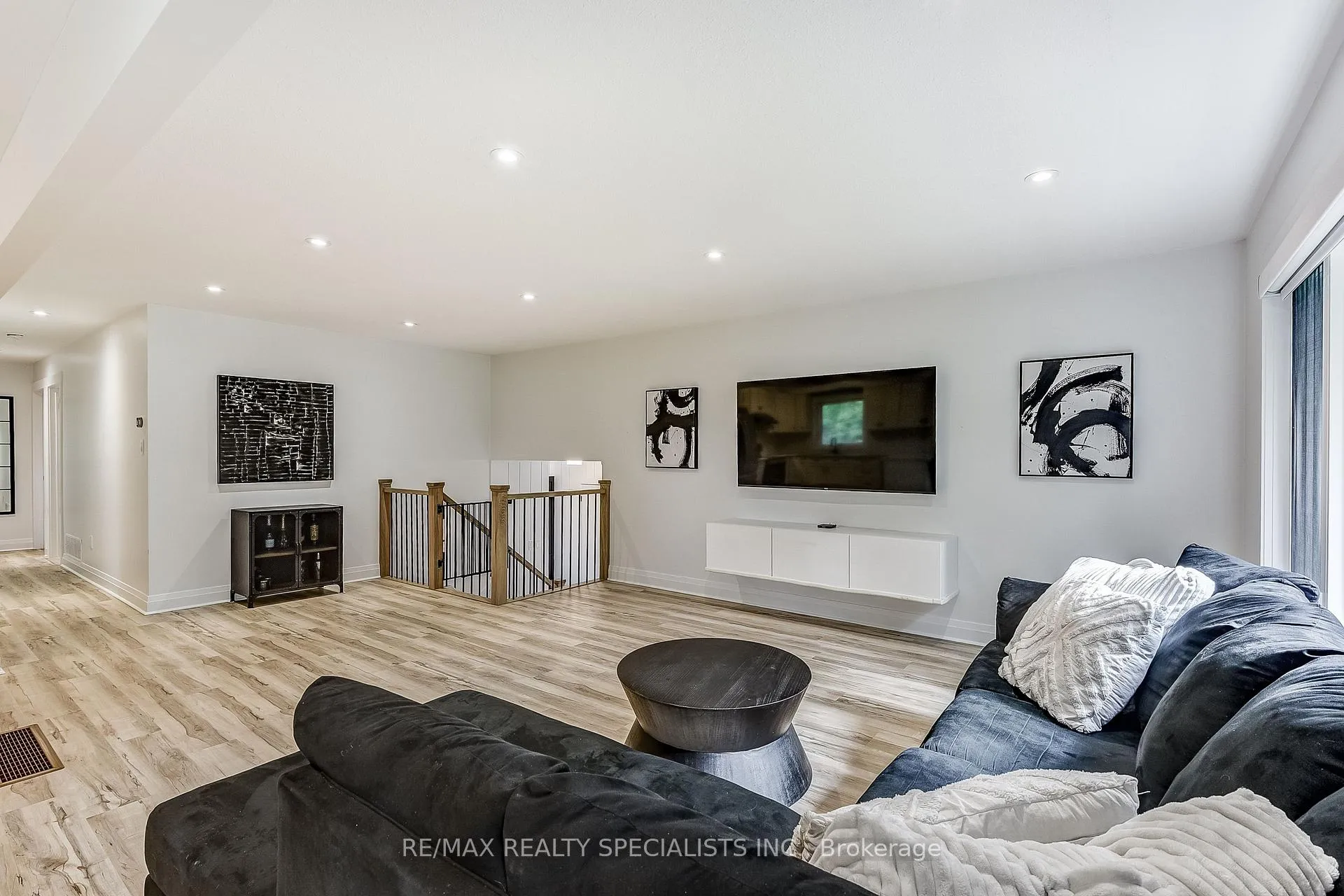 Photo 13 of 40 Kevin Crescent, Essa, Thornton — HOMEH