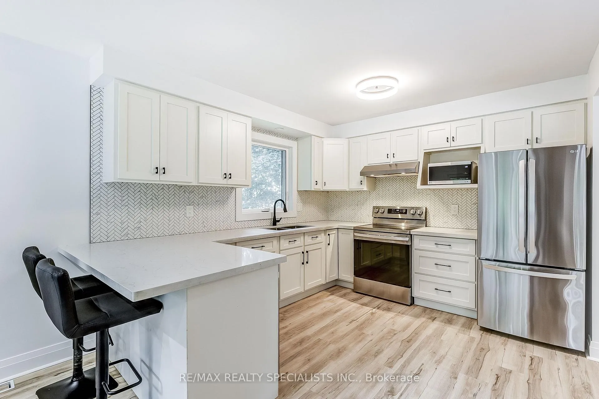 Photo 15 of 40 Kevin Crescent, Essa, Thornton — HOMEH