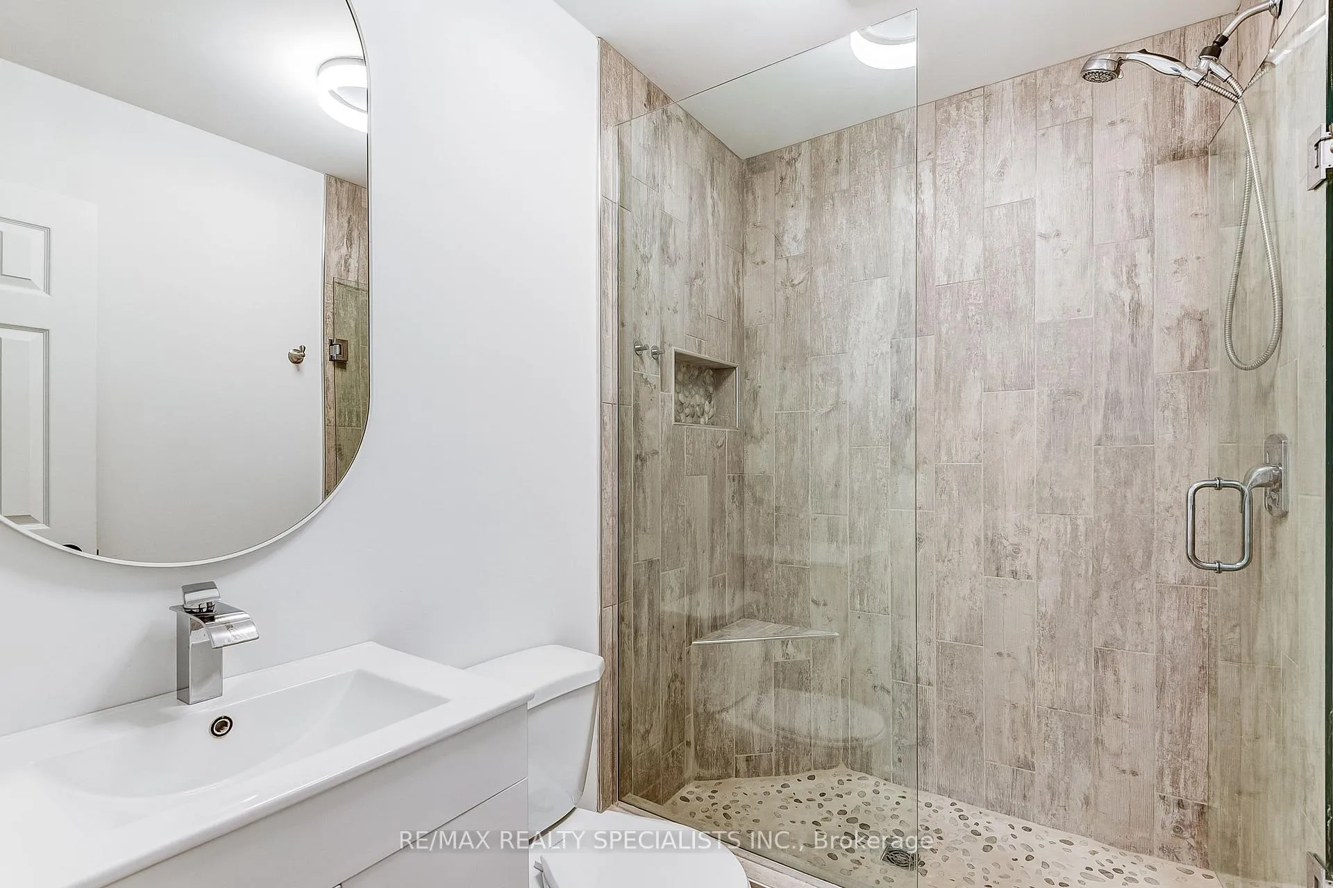 Photo 25 of 40 Kevin Crescent, Essa, Thornton — HOMEH