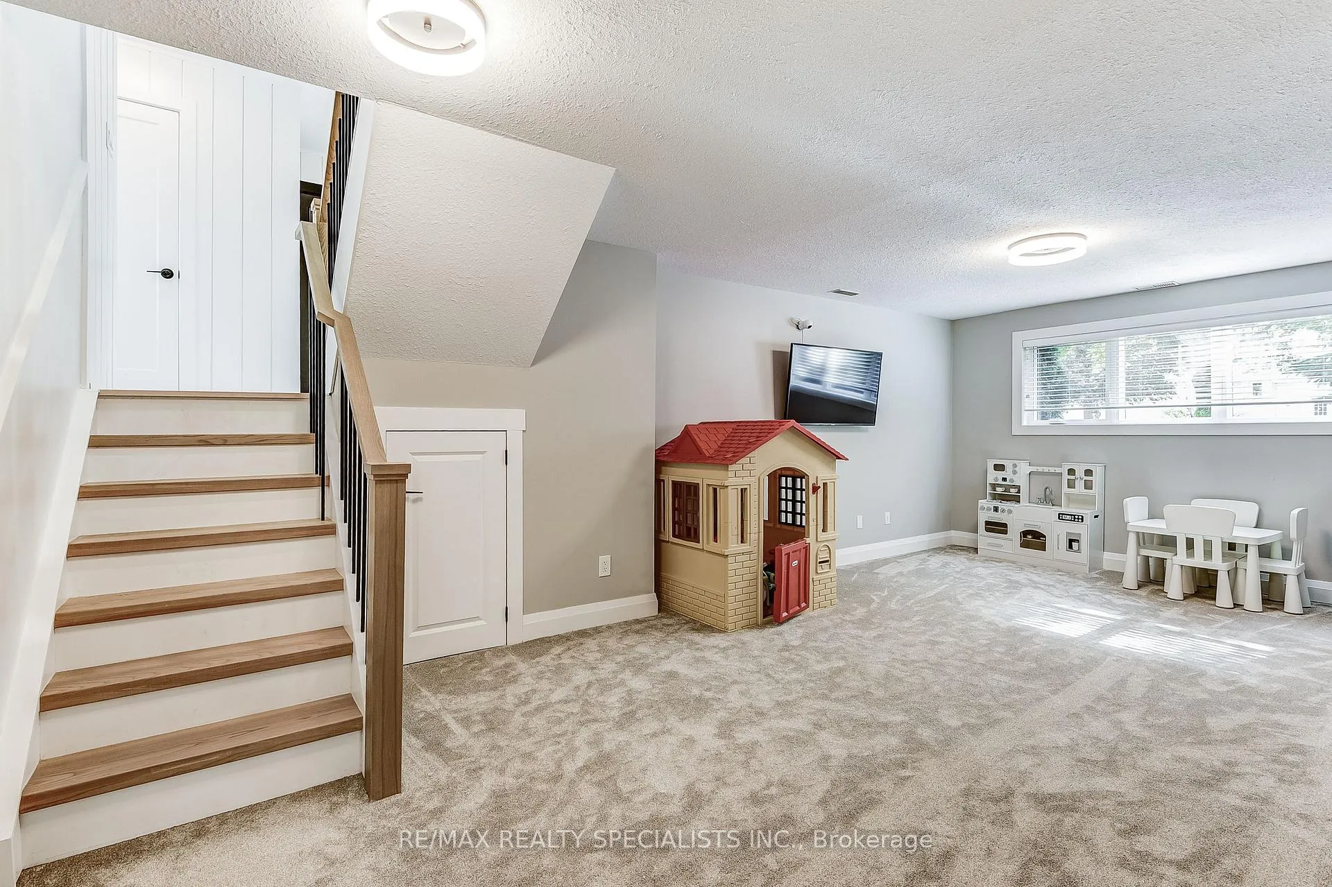 Photo 29 of 40 Kevin Crescent, Essa, Thornton — HOMEH