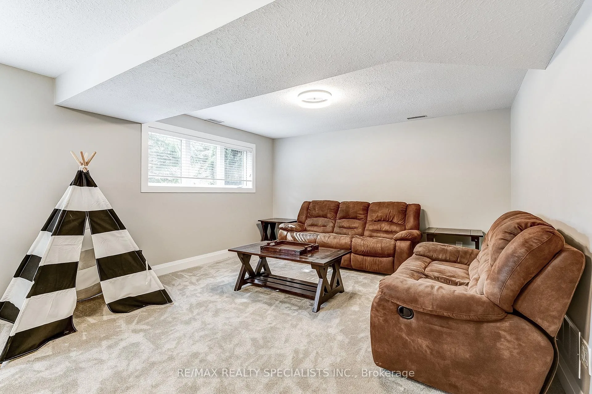Photo 32 of 40 Kevin Crescent, Essa, Thornton — HOMEH