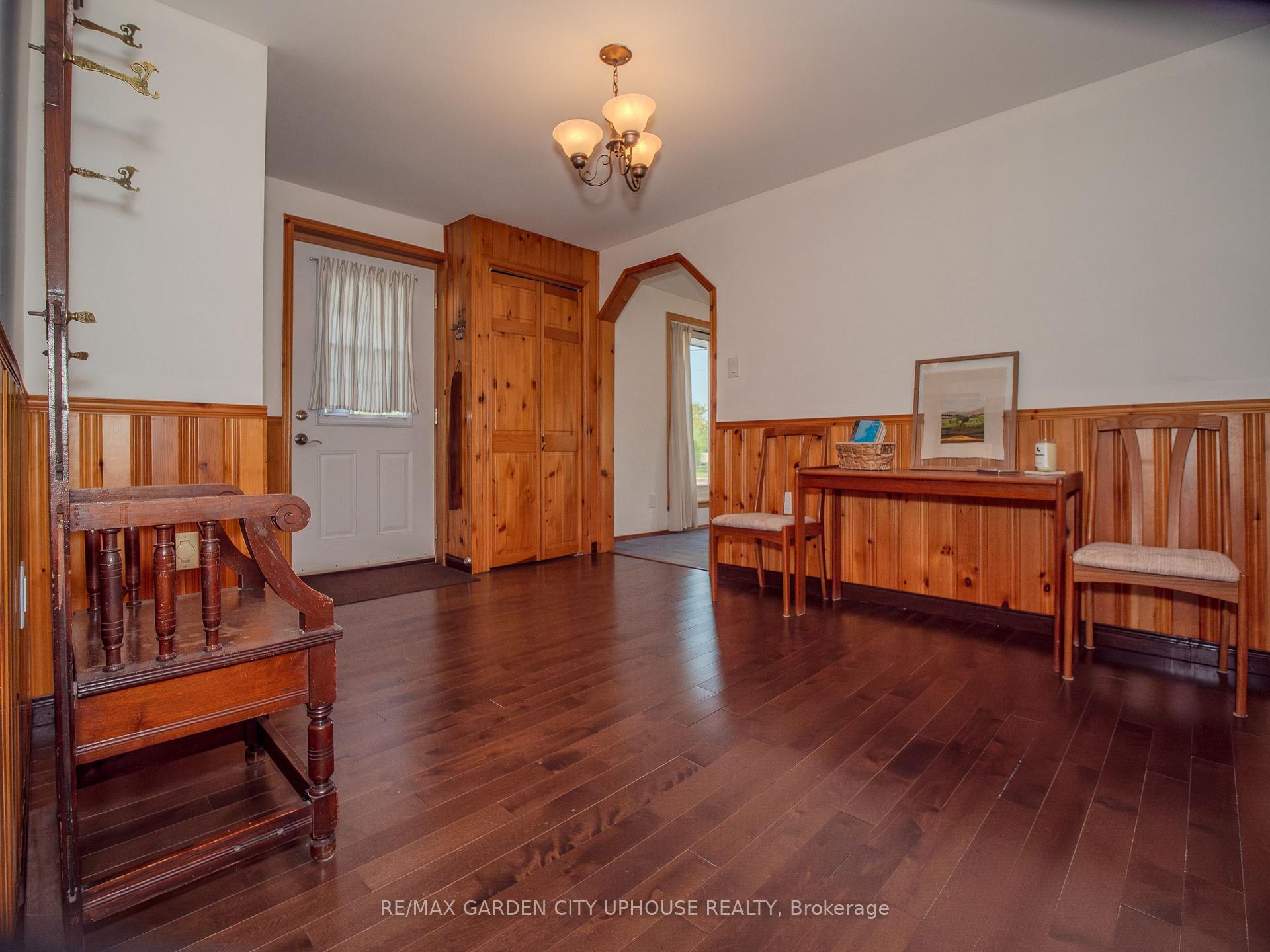 Photo 3 of 219 Lakeshore Road, St. Catharines, Lakeshore — HOMEH