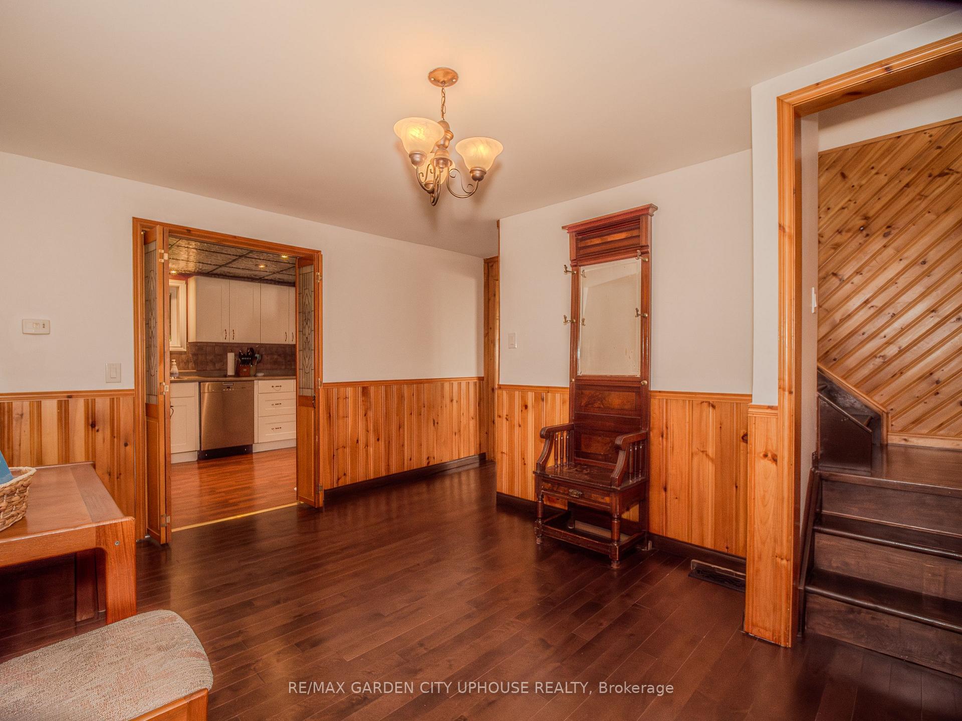 Photo 4 of 219 Lakeshore Road, St. Catharines, Lakeshore — HOMEH