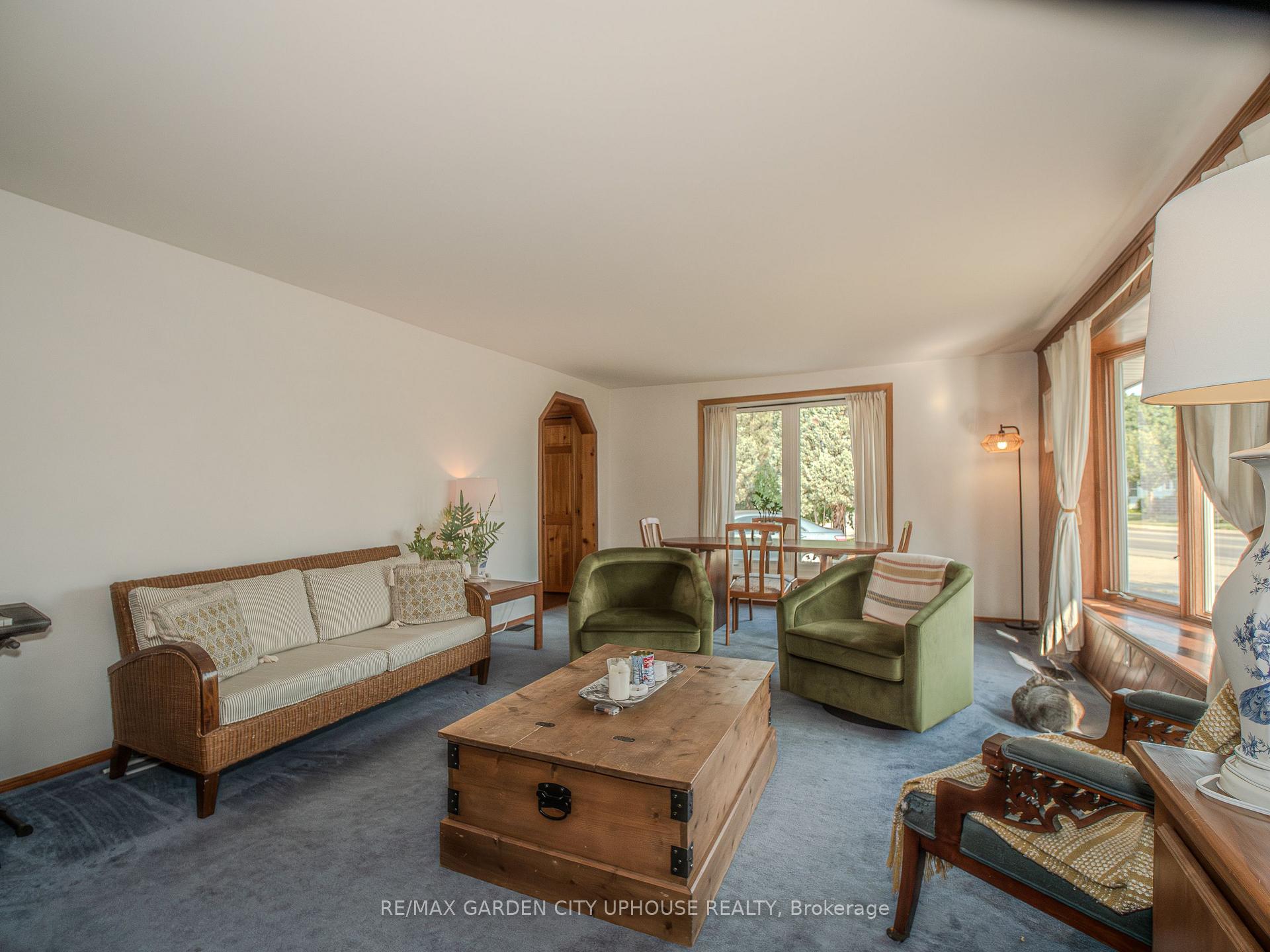 Photo 5 of 219 Lakeshore Road, St. Catharines, Lakeshore — HOMEH