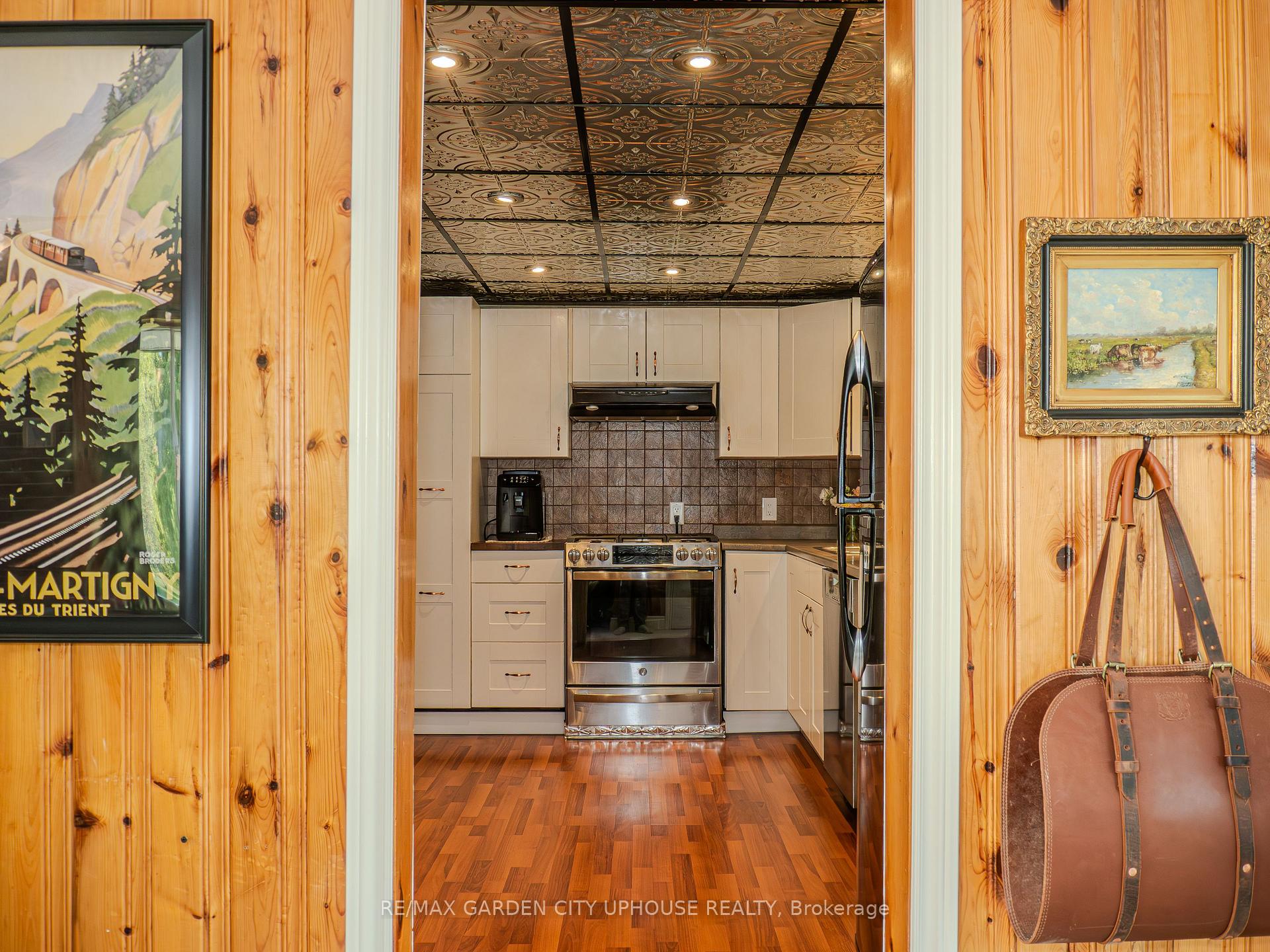 Photo 10 of 219 Lakeshore Road, St. Catharines, Lakeshore — HOMEH