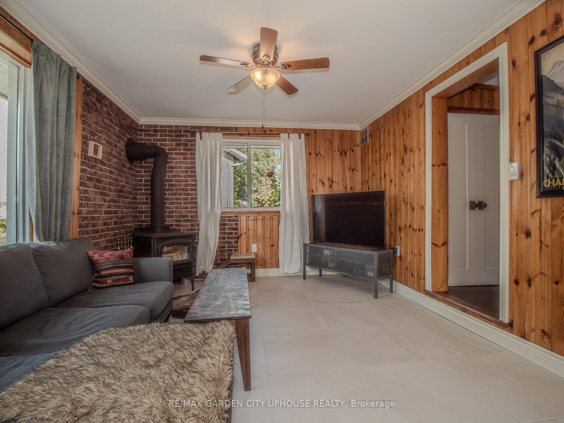 Photo 13 of 219 Lakeshore Road, St. Catharines, Lakeshore — HOMEH