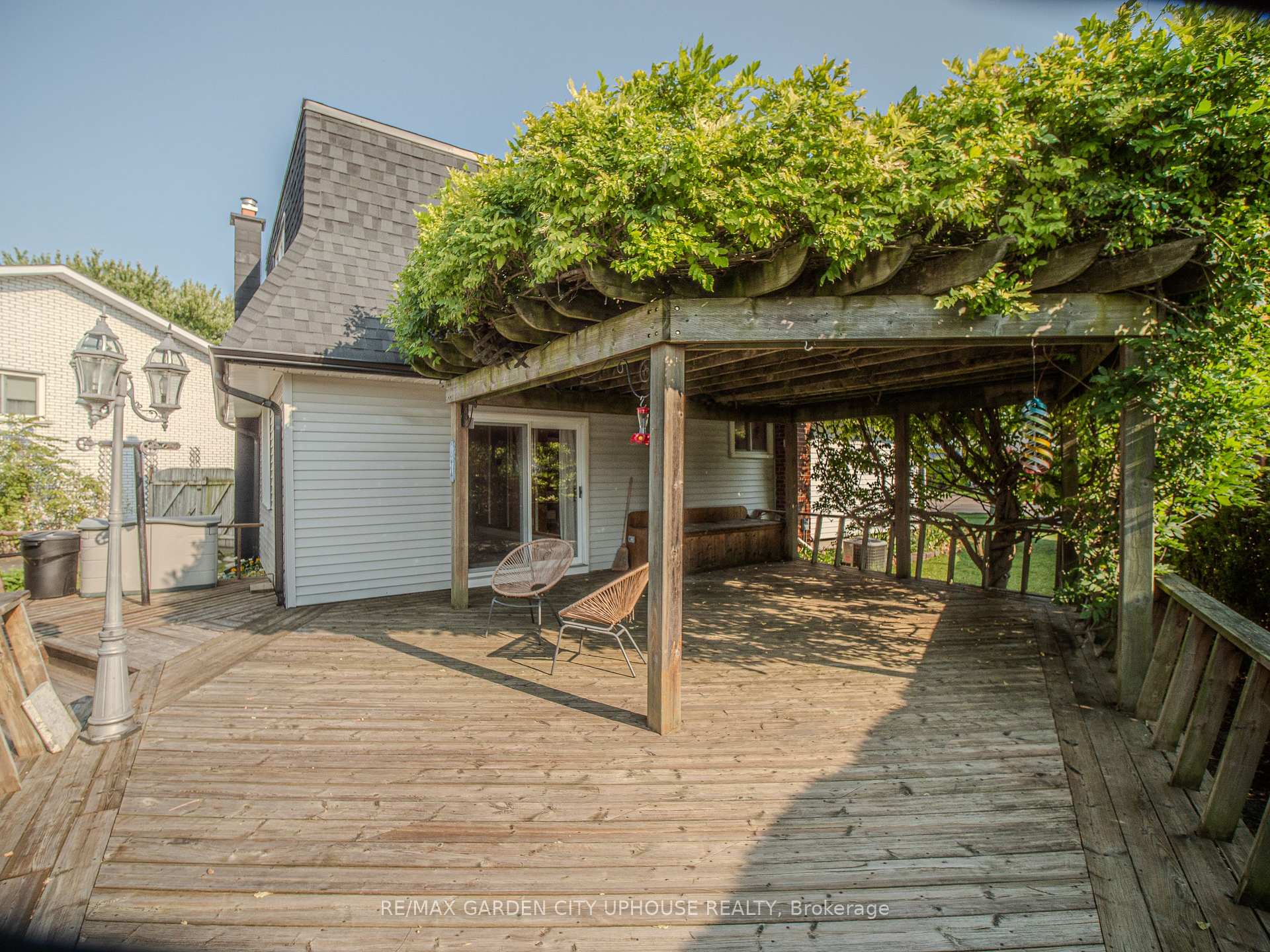 Photo 20 of 219 Lakeshore Road, St. Catharines, Lakeshore — HOMEH