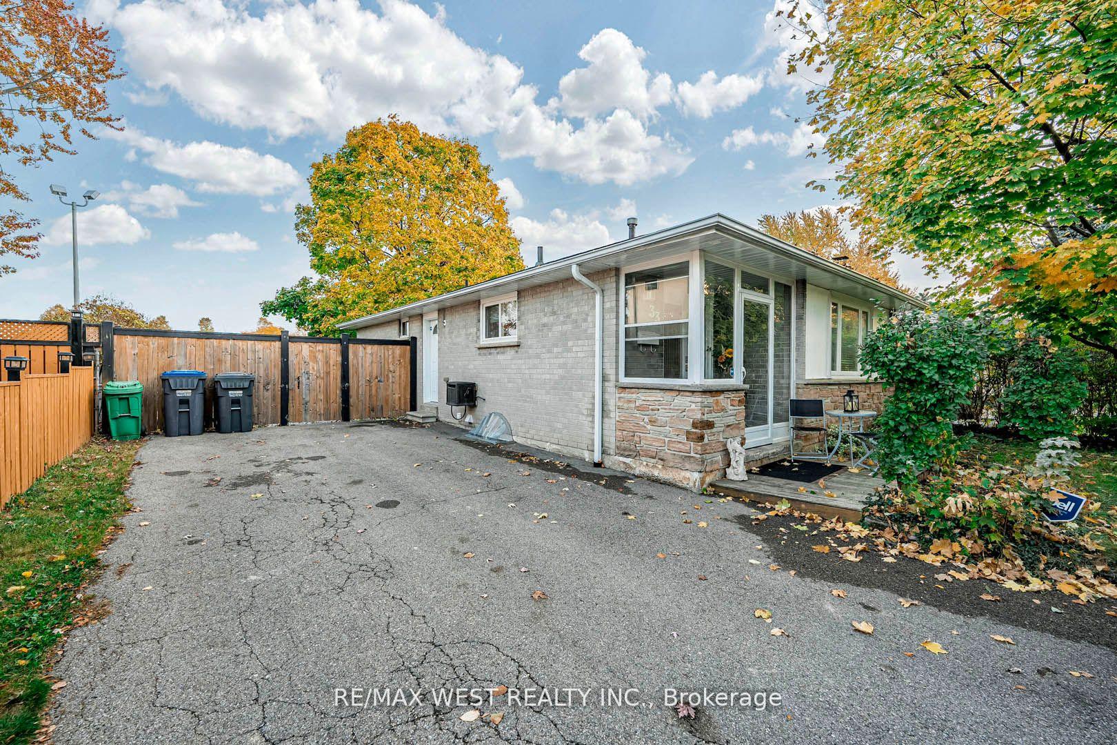 Photo 5 of 33 Herkley Drive, Brampton, Madoc — HOMEH