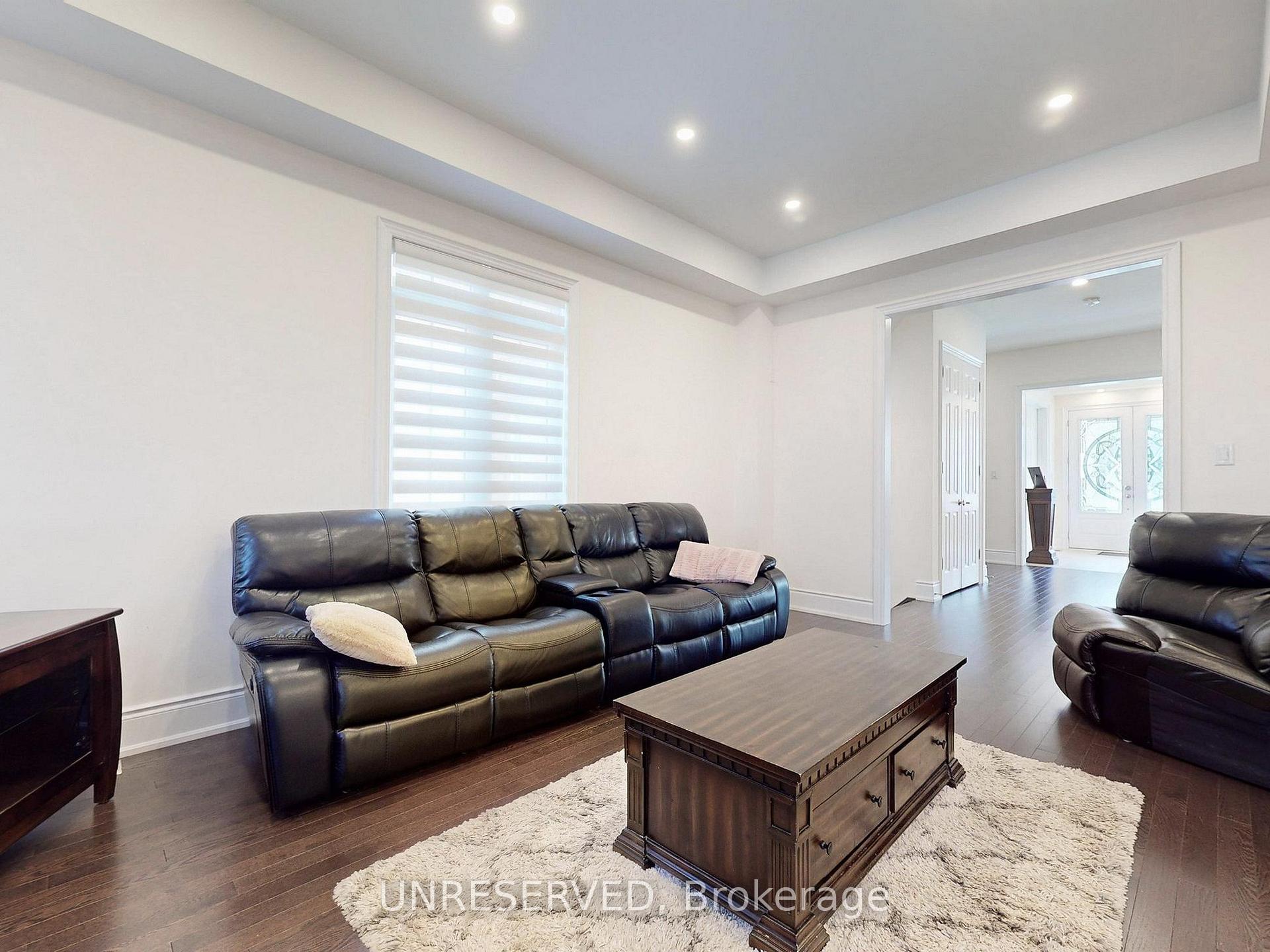Photo 11 of 39 Trail Rider Drive, Brampton, Toronto Gore Rural Estate — HOMEH